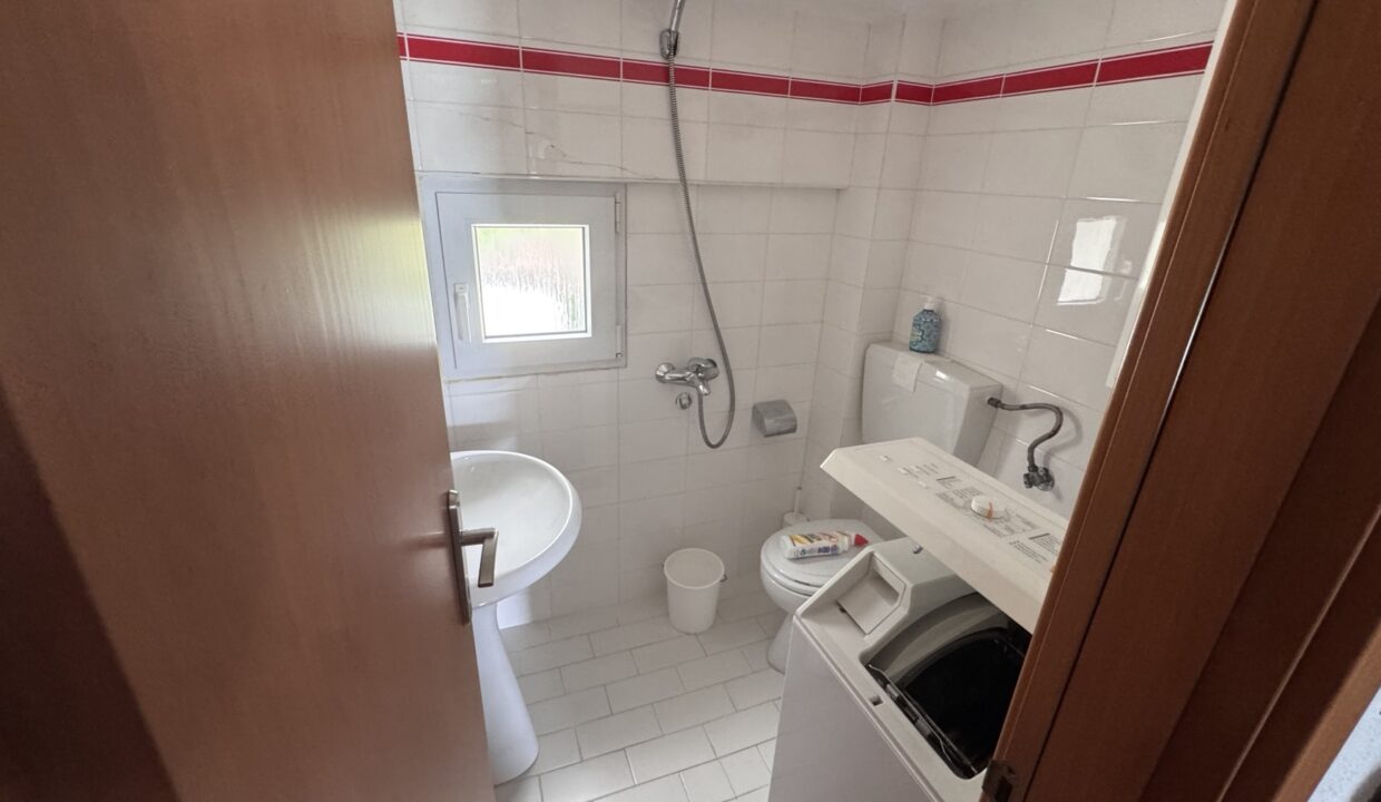 IMG-2bf4305769d99f711a7b657c7dbea39c-V