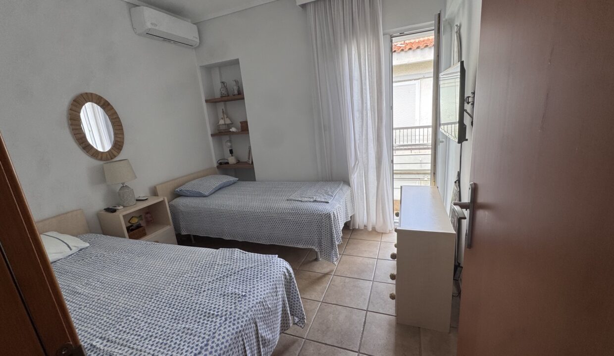 IMG-8f8b5c94ab3187b2a6ea2995c33adfdc-V